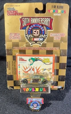 '98 Racing Champions Toys "R" Us Gold 1:64 #26 Johnny Benson Lucky Charm con prendedor Foto 1 de 4