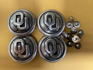 Menge 4 OU Oklahoma University Sooners Conchos mit Schrauben 1" breit - Bild 1 von 1