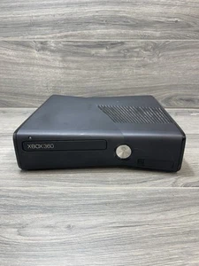 Consola Xbox 360 250 GB Slim solo probada funcionando - Imagen 1 de 9
