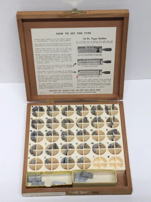 Kingsley Machine Co. - 18pt TYPO ROMAN (caja baja) - Juego tipo sello Hot Foil Foto 1 de 4