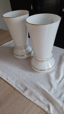 LOT DE DEUX VASES RELIGIEUX CHRETIENS EN OPALINE PARFAIT ETAT - Photo 1/4
