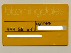 Bloomingdale’s Vintage Credit Card▪️Macy’s▪️Version 1 - Picture 1 of 2
