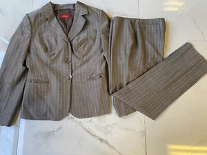 Women’s Brioni 2PC Pant Suit Wool Blend Size 12 Blazer & Pants Waist 31 X 29 - Picture 1 of 18