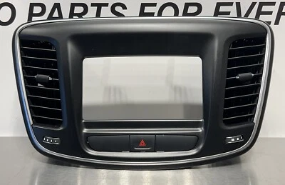 Chrysler 200 2015-2017 radio bisel pantalla ventilación aire acondicionado radio bisel negro OEM Foto 1 de 4
