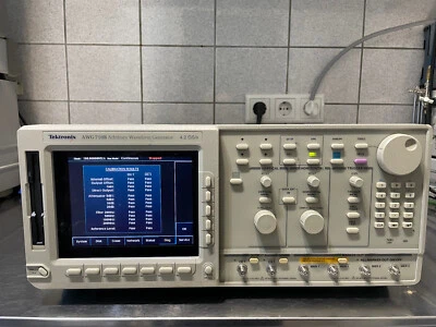 Tektronix  Arbitrary Funktionsgenerator AWG 710 B 4,2Gs bitte lesen ! - Bild 1 von 4