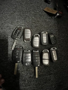 Lot Of 10 Hyundai Smart Key Fobs - Picture 1 of 2