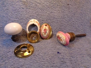 Vtg Salvage Porcelain & Brass Oval Doorknob Knob Handle Pink Blue Floral Flowers - Picture 1 of 24