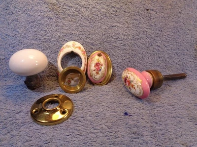 Vtg Salvage Porcelain & Brass Oval Doorknob Knob Handle Pink Blue Floral Flowers - Image 1 of 4