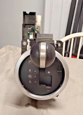 2003-2006 NISSAN 350Z AT AUTOMATIC FLOOR GEAR SHIFTER SELECTOR ASSEMBLY - Image 1 of 4