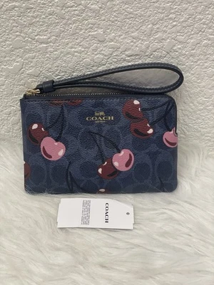 Muñequera Coach con cremallera en esquina nueva con etiquetas en lona exclusiva con estampado de cereza CZ450 Foto 1 de 4