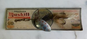 VINTAGE PFLUEGER MUSKILL MUSKY FISHING LURE NO. 2464 SIZE 7 ON ORIGINAL CARD - Picture 1 of 12