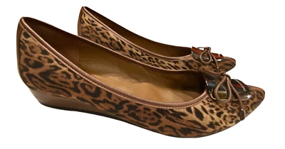 Sapato anabela leve feminino Donald J Pliner estampa animal tamanho 8,5 M - Imagem 1 de 4