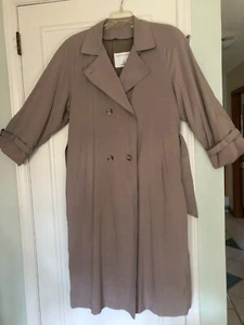 Gabardina London Fog Edición Limitada - Maxi, Forrada, Lavable, Taupe, 12 PET - Imagen 1 de 17