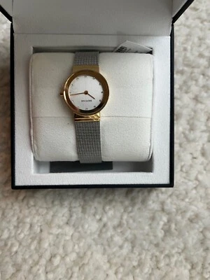 Reloj Bering Damas Clásico Acero Inoxidable Malla Milanesa 10126-001 Foto 1 de 3