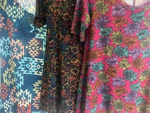 LuLaRoe Perfect T Tunic Swing Set of 3 NEW Floral and Geo Print XS and Small new - Picture 1 of 6