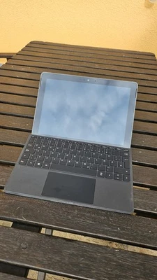 Microsoft Surface Go (Modell 1824) – 4 GB RAM / 128 GB – Guter Zustand + Zubehör - Bild 1 von 4