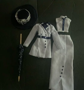 Franklin Mint Ufficiale Rose Titanic Boarding Suit, Cappello, Ombrello Moda 16”bambola - Foto 1 di 6