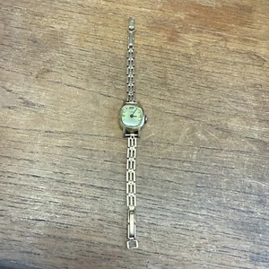 Schöne Vintage Timex Damenuhr 12ct gefüllt Gold Armband Ladyfair - Bild 1 von 5