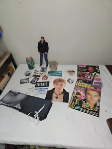 Lotto Souvenir Leonardo DiCaprio Titanic Riviste Poster Pulsanti Figura Altro - Foto 1 di 19