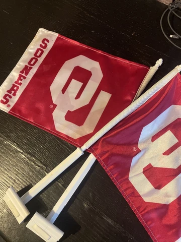 Pair of Licensed NCAA Oklahoma Sooners Team Logo Red Car Window Flags Cover