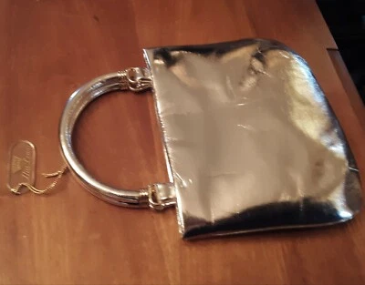 Cartera De Colección Lámina Plateada Miss Lewis Cuero sintético Bolsillo Interior Etiqueta Colgante Años 60 Foto 1 de 4