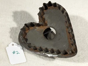 Antique AAFA Primitive Tin Cookie Biscuit Cutter Primitive Handle ~ Fluted Heart - Picture 1 of 3