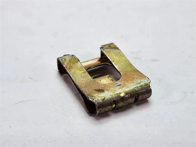 1997 BMW 540i 528i 525i 530i E39 Brake Pedal / Booster Clip Fuse Retainer  - Image 1 of 2