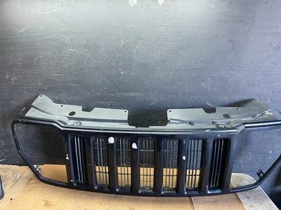 Jeep Liberty 2008 2009 2010 2011 2012 parrilla superior delantera OEM Q9998 DG Foto 1 de 4