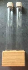 2 Stück Mini-Glasfläschchen mit Deckel und Holzständer für Öl oder Gewürze - Bild 1 von 1