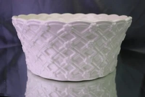 Fitz & Floyd White Embossed Lattice Oval Centerpiece Bowl '75 - Picture 1 of 8