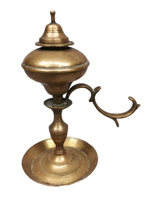 Ancienne lampe à Huile avec poignée - Photo 1/4