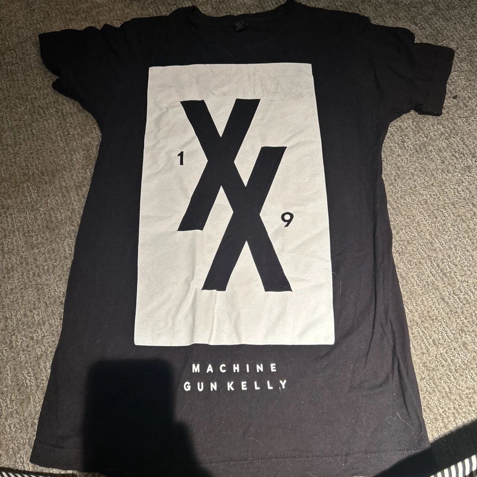 Camiseta Machine Gun Kelly MGK 2019 EST XX Tour Tickets To My Downfall Rock Pequeña Foto 1 de 4