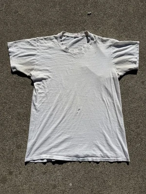 Винтажная белая футболка 60-х BVD 100% хлопок поношенная тонкая выгорание без рисунка искусственно состаренная - Изображение 1 из 4