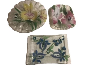 Juego de 3 platos de baratija de vidrio artístico fundido flores coloridas NUEVO ESTADO - Imagen 1 de 5