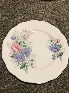 Royal Albert Friendship Sweet Pea 6" Dessert Plate Bone China England - Picture 1 of 2