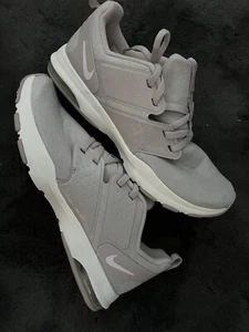 Nike Air Bella Schuhe Damen Größe 40,5 NEU Training - Bild 1 von 2