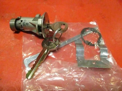 FORD-MUSTANG-TORINO-LINCOLN-MERCURY-CAPRI-COUGAR-- 1964-1974-- TRUNK- LOCK- - Image 1 of 3