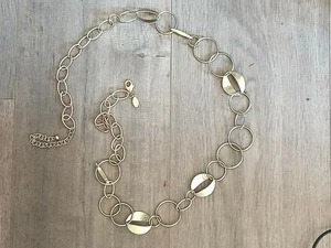 Chico’s goldfarbener Kettengürtel 38” verstellbar Karabinerverschluss moderner Gliederstil - Bild 1 von 3