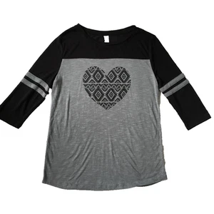 Y2K Raglan Top Women Jr M Aztec Heart Print Black Gray 3/4 Length Sleeves Stripe - Picture 1 of 3