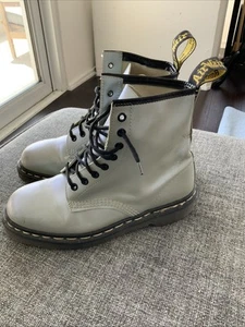 Dr. Martens Women's 1460 Pascal Virginia Leather Boots Pale Green UK 6 - Picture 1 of 7