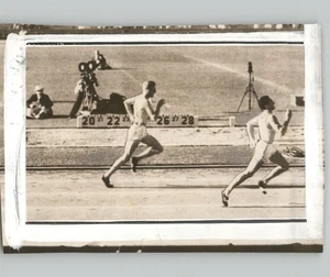 OLYMPICS Track & Field Finish Line BILL CAR & BEN EASTMAN 1936 Press Photo - Picture 1 of 2