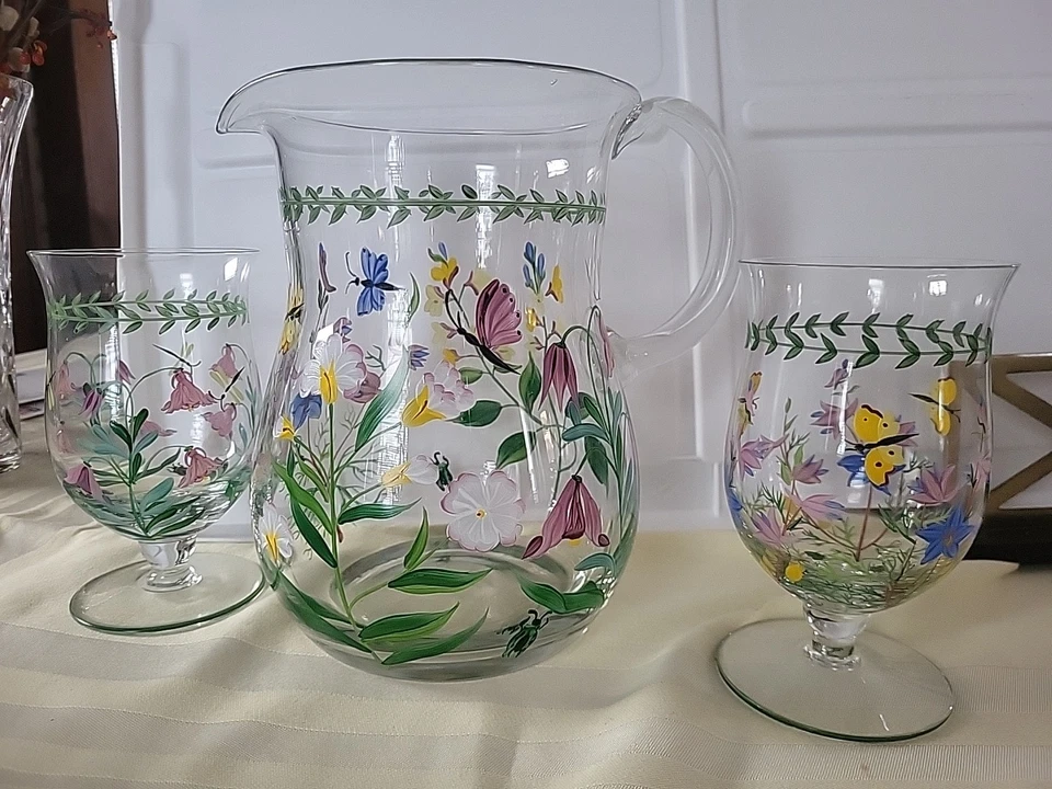 2 vasos de vástago de agua/té Botanical By Home Essensials con jarra  Foto 1 de 4