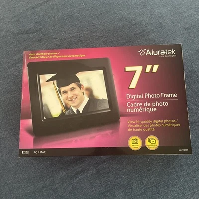 Aluratek ADPF07SF 7 in Digital Photo Frame - Image 1 of 4