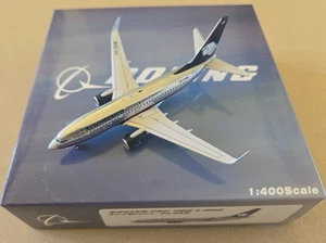 1:400 Boeing 737-700 Aeromexico XA-DAM Panda Model - Picture 1 of 5