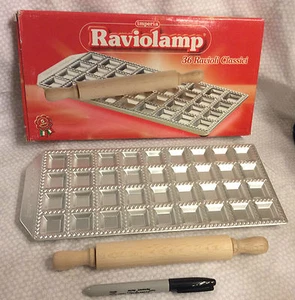 Neu Imperia 36-Aufdruck Raviolamp Classici Form & Nudelholz Set -- Versand kostenlos - Bild 1 von 1