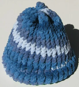 New Women's Handmade Knitted Beanie Hat Bernat Yarn Blue Purple - Picture 1 of 7