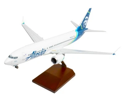 Skymarks SKR8110 Alaska Airlines Boeing 737-Max 8 Desk Top Model 1/100 Jet Model - Image 1 of 4