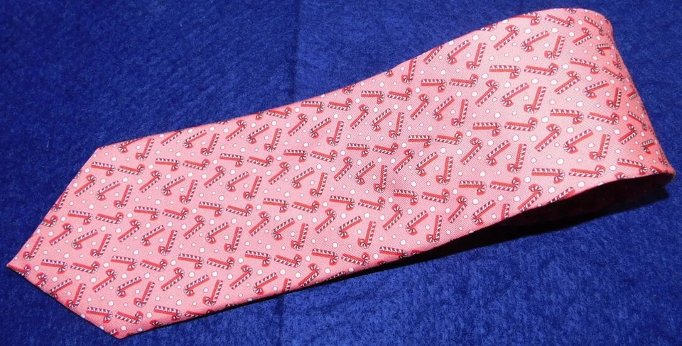 CORBATA CON MOTIVO BASTÓN DE CARAMELO ROJO/ROSA/BLANCO VINEYARD VINES HECHA EN EE. UU. - CORBATAS PARA EL CUELLO. Foto 1 de 3