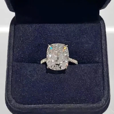 Anillo de boda solitario de diamantes creado en laboratorio de corte cojín de 5 quilates enchapado en oro blanco de 14 k Foto 1 de 4