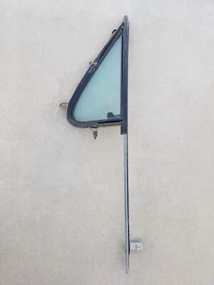 Ford Econoline 1975-1984 ventana de ventilación delantera izquierda E150 E250 E350 Foto 1 de 4